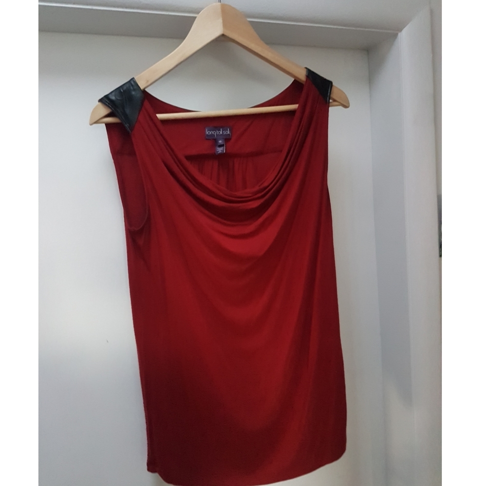 🍦2/$11🍦▪Red drapeneck top w/ leather details